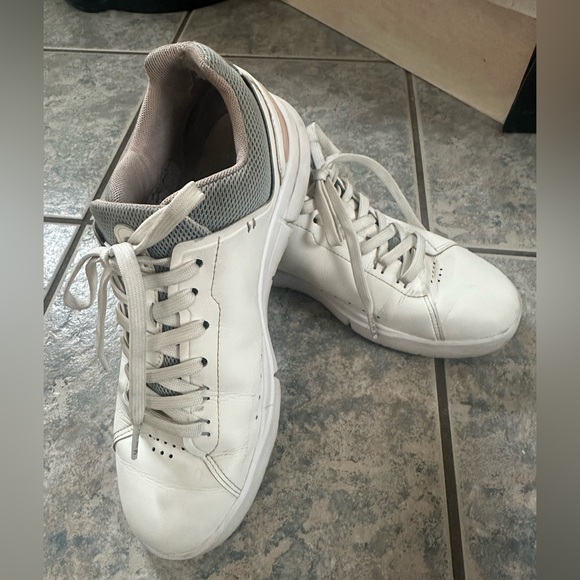 On Cloud The Roger Advantage 2 Shoes - Picture 2 of 9